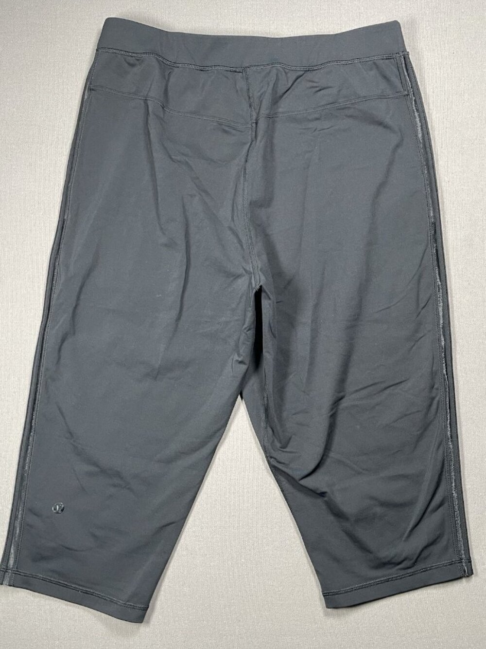 Lululemon Retreat Yogi Athletic Stretch Black Crop Pants - Women Size 6